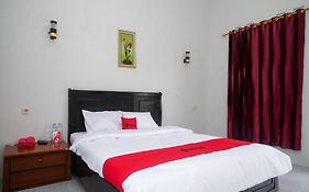 OYO 90687 Maharatu Homestay